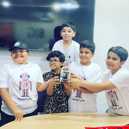 مشروع  اصنع روبوتك بنفسك  2022